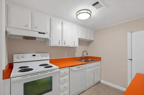 7047 Bissonnet Street 68 Houston TX 77074