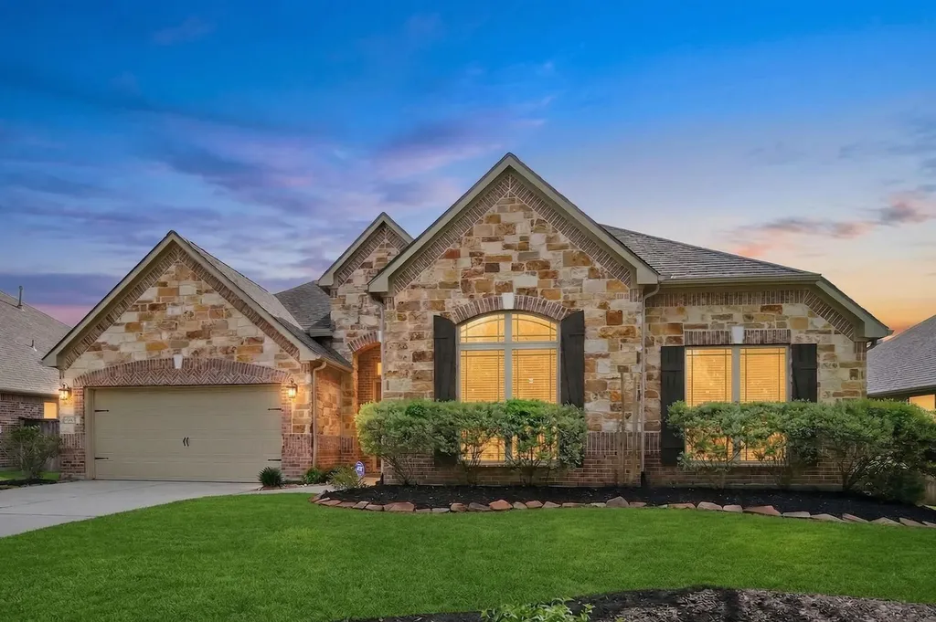 131 Hunter Hollow Drive Montgomery TX 77316