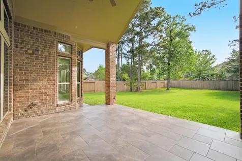 131 Hunter Hollow Drive Montgomery TX 77316