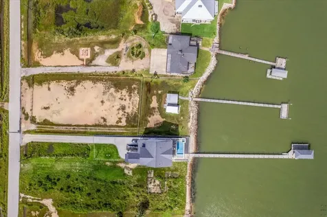 11142 Sportsman Road Galveston TX 77554