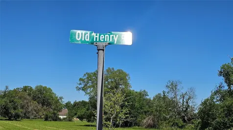 1601 Old Henry Court Angleton TX 77515
