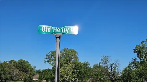 1601 Old Henry Court Angleton TX 77515