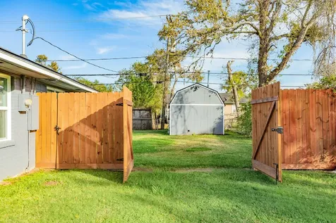 232 Birch Street Lake Jackson TX 77566