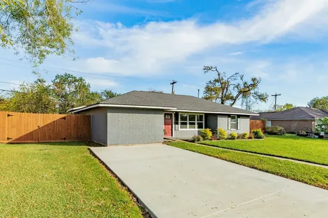 232 Birch Street Lake Jackson TX 77566