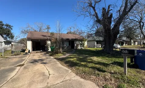 913 Southampton Street Angleton TX 77515