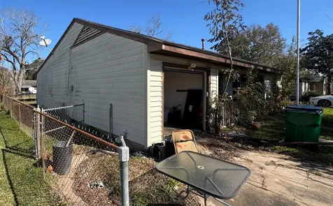 913 Southampton Street Angleton TX 77515