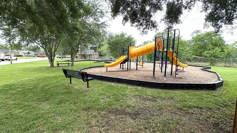 212 Stratmore Drive Friendswood TX 77546