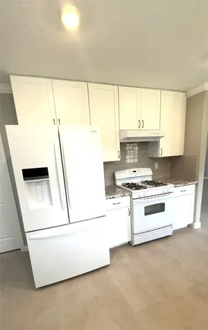 212 Stratmore Drive Friendswood TX 77546