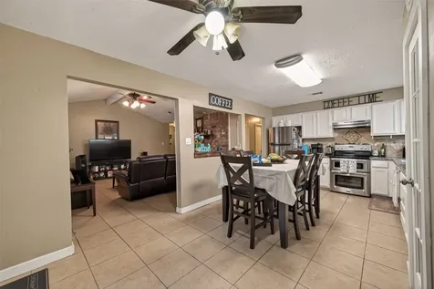 1915 Delphi Lane Houston TX 77067