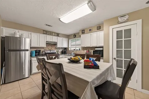 1915 Delphi Lane Houston TX 77067