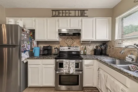 1915 Delphi Lane Houston TX 77067