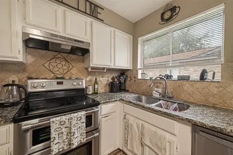 1915 Delphi Lane Houston TX 77067