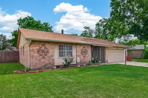 1915 Delphi Lane Houston TX 77067