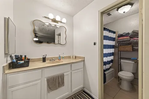 1915 Delphi Lane Houston TX 77067