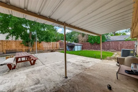 1915 Delphi Lane Houston TX 77067
