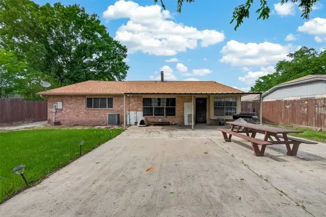 1915 Delphi Lane Houston TX 77067