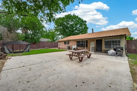 1915 Delphi Lane Houston TX 77067