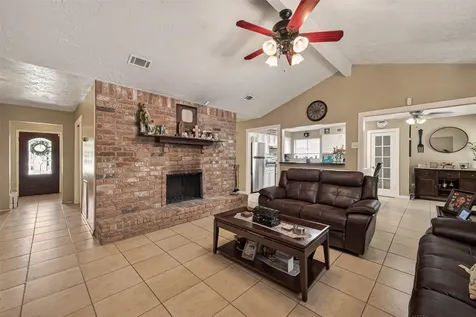 1915 Delphi Lane Houston TX 77067
