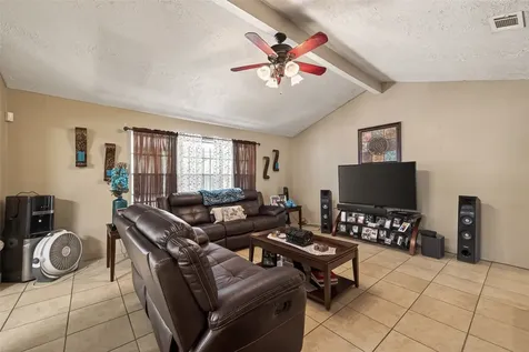 1915 Delphi Lane Houston TX 77067