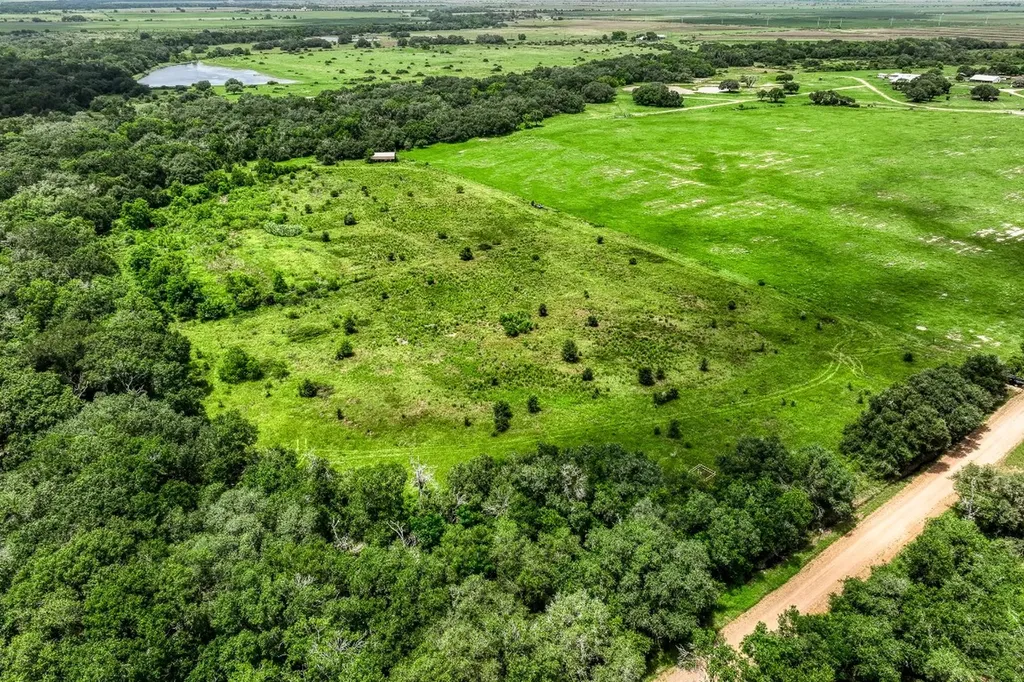 1865 County Road 114 Garwood TX 77442