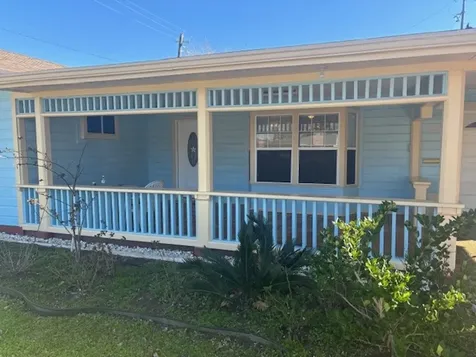 101 Pompano Avenue Galveston TX 77550