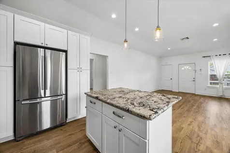 5105 Chapman Street Houston TX 77009