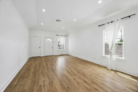 5105 Chapman Street Houston TX 77009