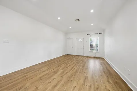 5105 Chapman Street Houston TX 77009