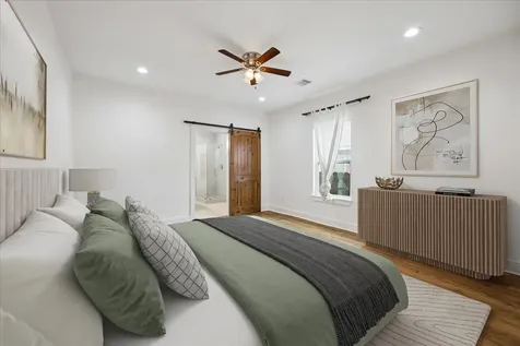 5105 Chapman Street Houston TX 77009