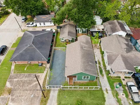 5105 Chapman Street Houston TX 77009
