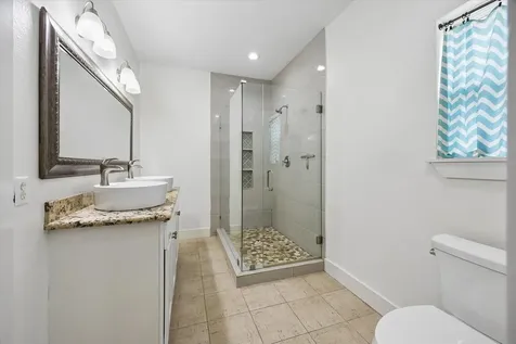 5105 Chapman Street Houston TX 77009