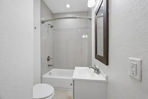 5105 Chapman Street Houston TX 77009