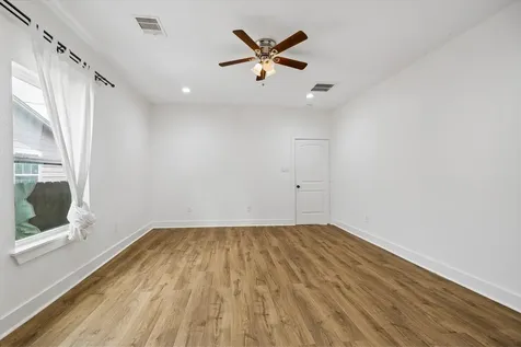 5105 Chapman Street Houston TX 77009