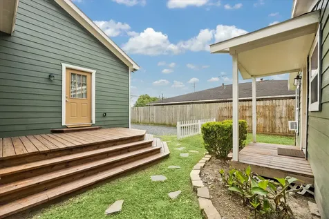 5105 Chapman Street Houston TX 77009