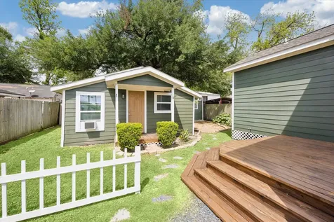 5105 Chapman Street Houston TX 77009