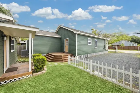 5105 Chapman Street Houston TX 77009