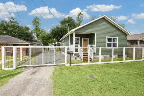 5105 Chapman Street Houston TX 77009