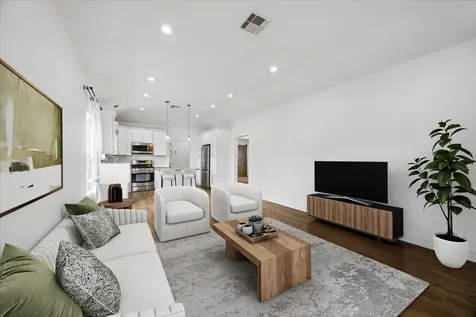 5105 Chapman Street Houston TX 77009