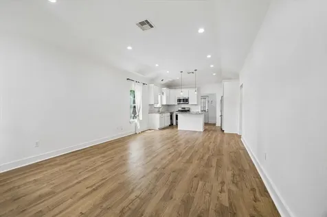 5105 Chapman Street Houston TX 77009