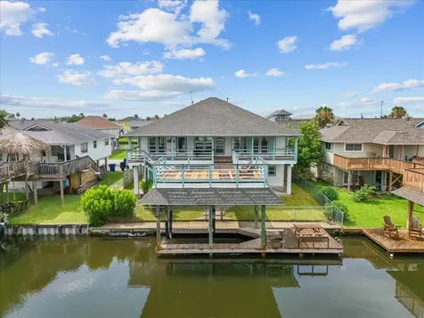 933 Bonita Street Bayou Vista TX 77563