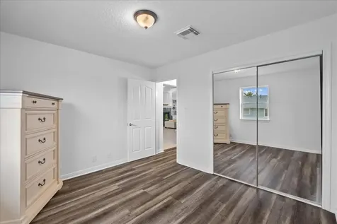 933 Bonita Street Bayou Vista TX 77563