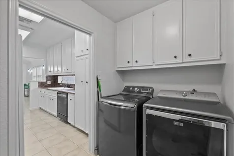 933 Bonita Street Bayou Vista TX 77563