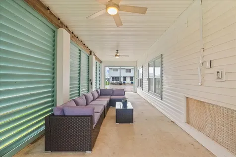 933 Bonita Street Bayou Vista TX 77563