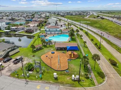 933 Bonita Street Bayou Vista TX 77563