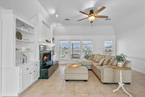 933 Bonita Street Bayou Vista TX 77563