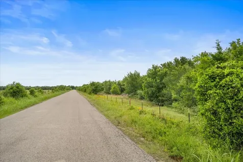 288 Charcoal Road Waelder TX 78959