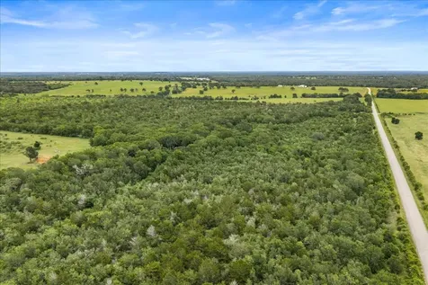 288 Charcoal Road Waelder TX 78959