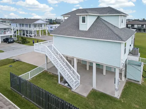4207 Reeves Drive Galveston TX 77554