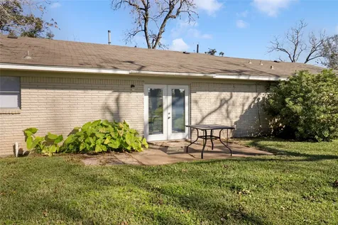 238 Sleepy Hollow Drive Lake Jackson TX 77566