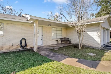 238 Sleepy Hollow Drive Lake Jackson TX 77566